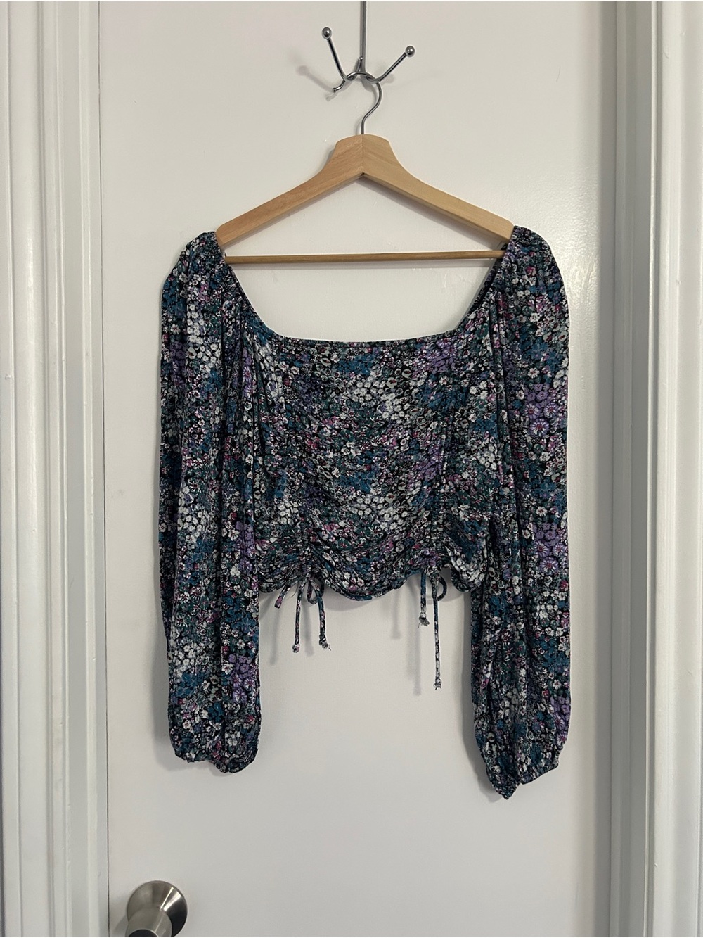 Floral Square-Neck Long Sleeve Crop Top